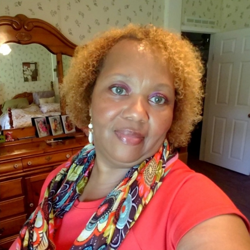 Meet your Posher, Denise